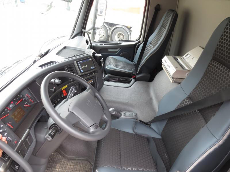 VOLVO FMFH - Camión cisterna: foto 4 VOLVO FMFH - Camión cisterna: foto 4