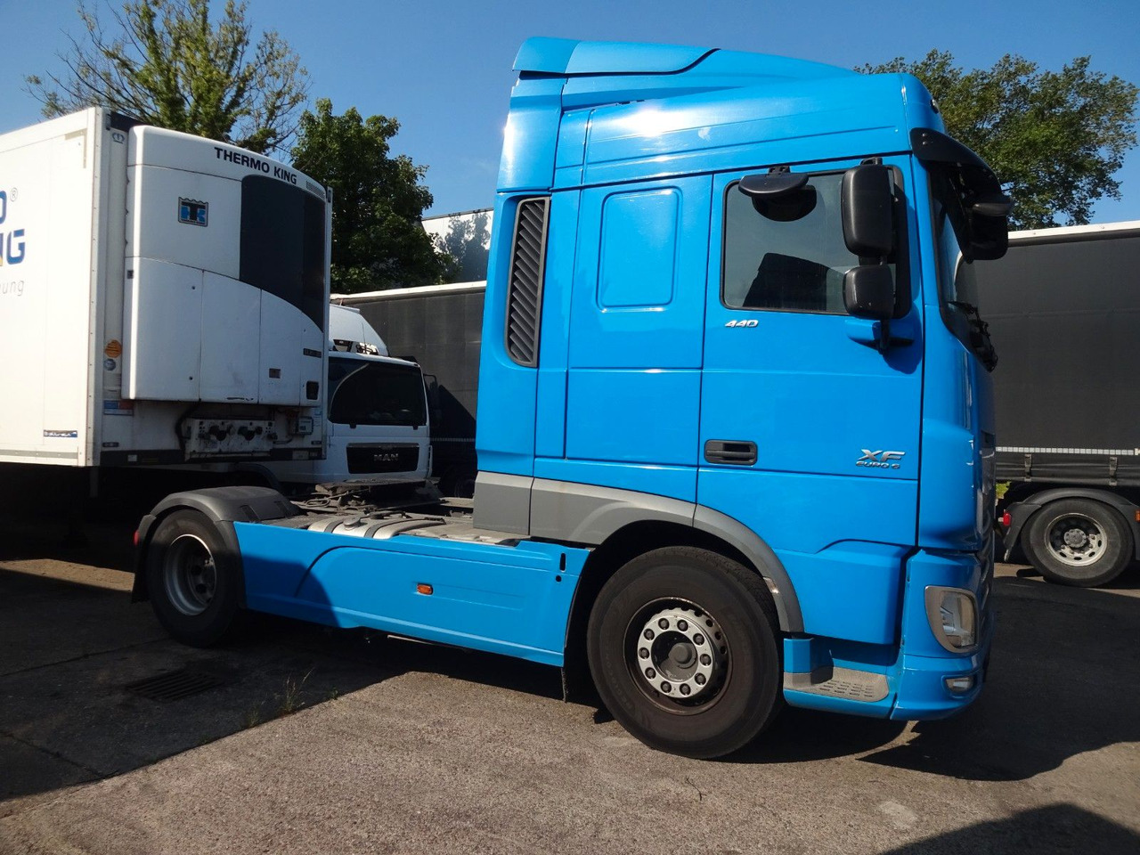 DAF XF 440, SC, Klima, 2 x Tank, Intarder, Standklim - Cabeza tractora: foto 4 DAF XF 440, SC, Klima, 2 x Tank, Intarder, Standklim - Cabeza tractora: foto 4