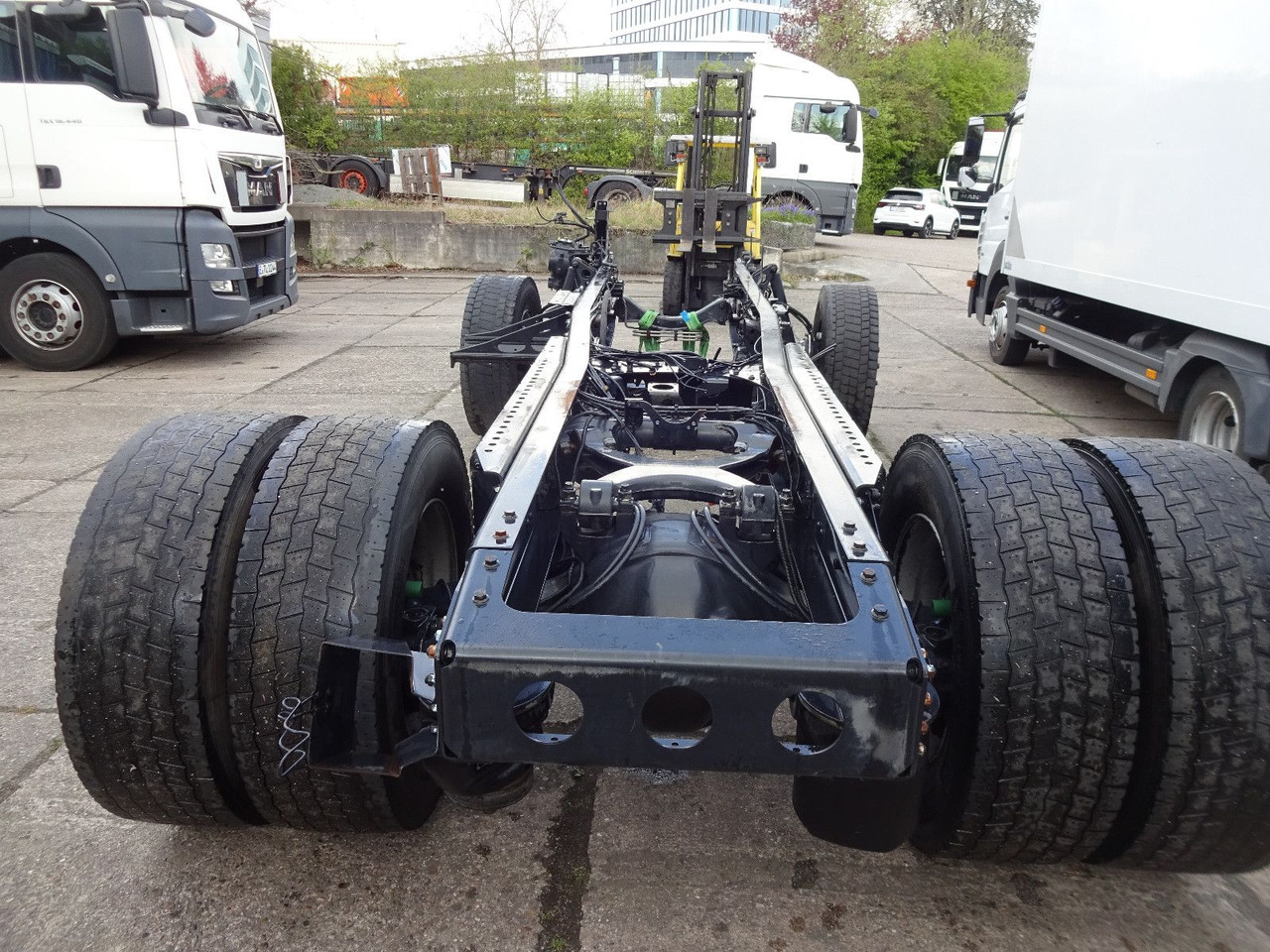 MAN TGX 18.480, Chassis mit Hinterachse, Bj-2016 - Cabeza tractora: foto 4 MAN TGX 18.480, Chassis mit Hinterachse, Bj-2016 - Cabeza tractora: foto 4