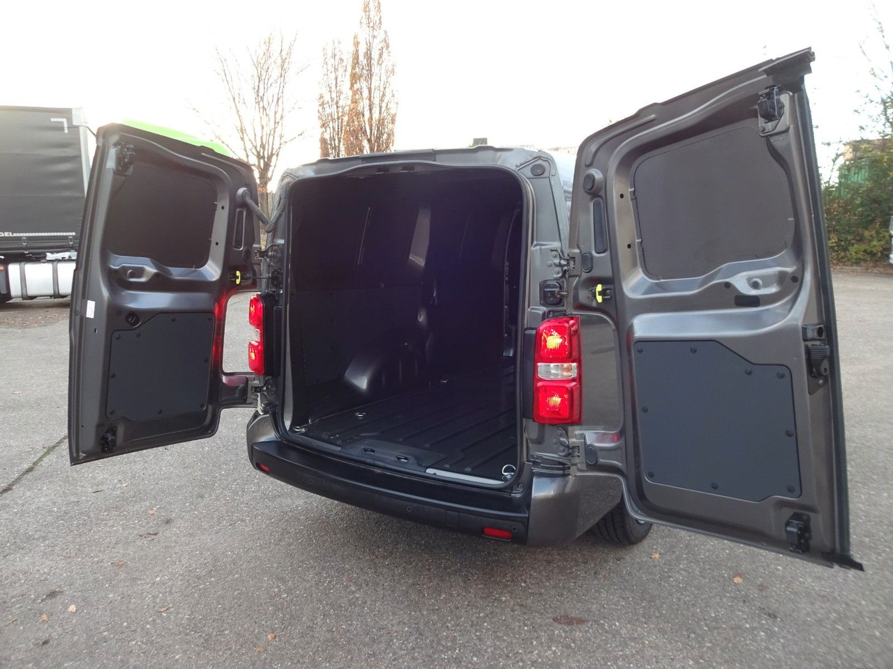 Arrendamiento de Peugeot Expert Kasten Lang, L3H1, 57 kW Peugeot Expert Kasten Lang, L3H1, 57 kW: foto 13 Arrendamiento de Peugeot Expert Kasten Lang, L3H1, 57 kW Peugeot Expert Kasten Lang, L3H1, 57 kW: foto 13