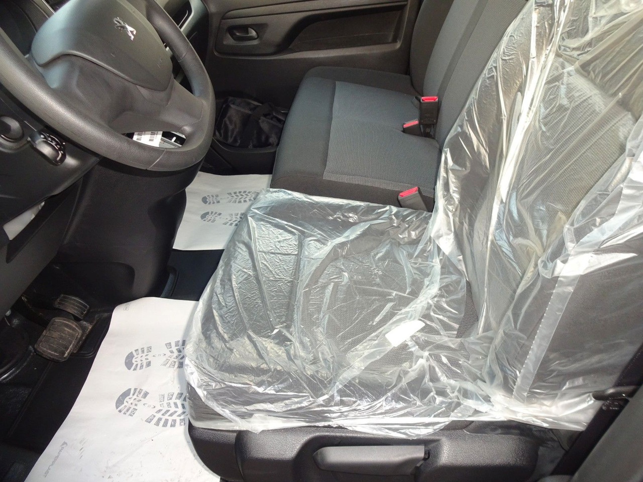 Arrendamiento de Peugeot Expert Kasten Lang, L3H1, 57 kW Peugeot Expert Kasten Lang, L3H1, 57 kW: foto 27 Arrendamiento de Peugeot Expert Kasten Lang, L3H1, 57 kW Peugeot Expert Kasten Lang, L3H1, 57 kW: foto 27