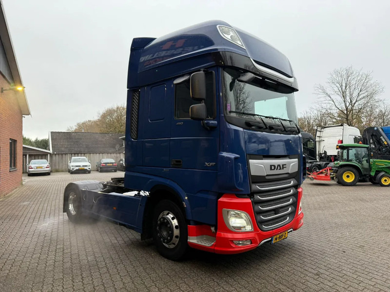 DAF XF 450 SSC Super Space LED Standairco Leer NL Truck APK 01-2026 - Cabeza tractora: foto 4 DAF XF 450 SSC Super Space LED Standairco Leer NL Truck APK 01-2026 - Cabeza tractora: foto 4