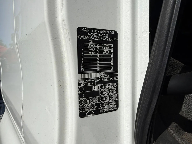 Cabeza tractora MAN TGX 18.440 XXL NO Gearbox & NO Engine, complete brief: foto 17