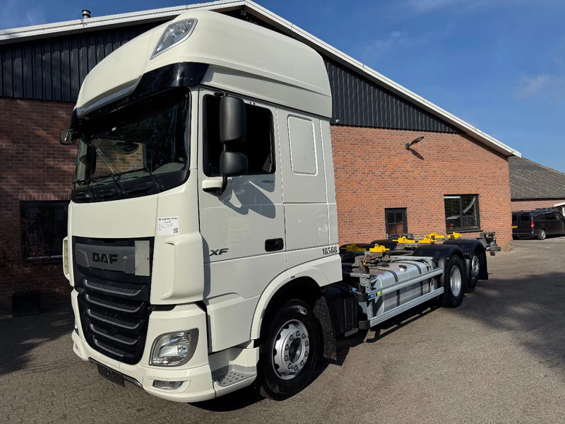 DAF XF 480 6X2 SSC FAR BDF Retarder 2x AHK 7.82 Multiwechseler - Camión portacontenedore/ Intercambiable: foto 1 DAF XF 480 6X2 SSC FAR BDF Retarder 2x AHK 7.82 Multiwechseler - Camión portacontenedore/ Intercambiable: foto 1