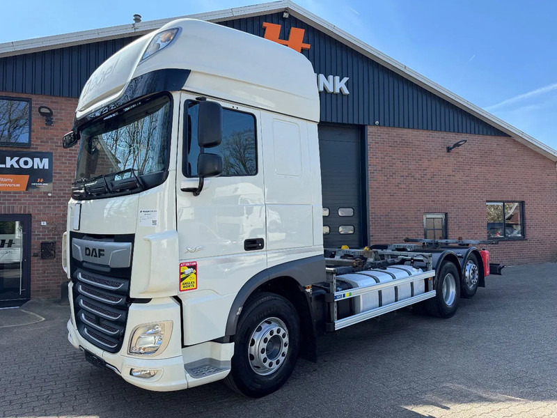 DAF XF 480 6X2 SSC FAR BDF Retarder Top zustand 515.990KM - Camión portacontenedore/ Intercambiable: foto 1 DAF XF 480 6X2 SSC FAR BDF Retarder Top zustand 515.990KM - Camión portacontenedore/ Intercambiable: foto 1