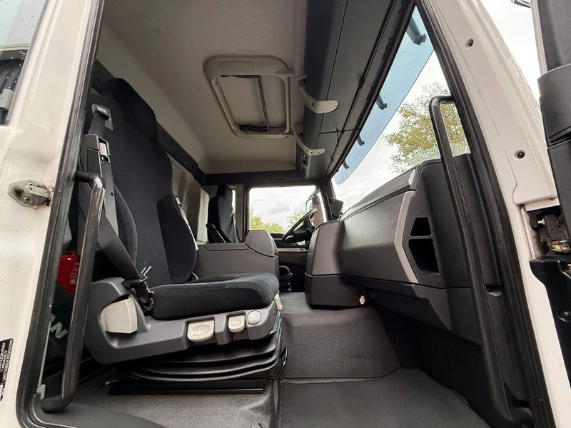 Camión caja cerrada MAN TGS 26.320 Koffer Stuuras AHK 2.500KG LBW 319.460KM! NL Truck: foto 11 Camión caja cerrada MAN TGS 26.320 Koffer Stuuras AHK 2.500KG LBW 319.460KM! NL Truck: foto 11