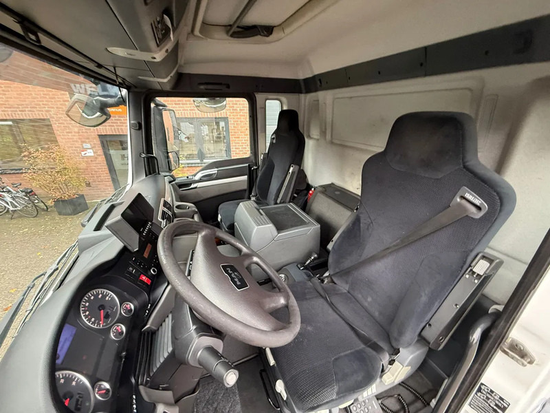 Camión caja cerrada MAN TGS 26.320 Koffer Stuuras AHK 2.500KG LBW 319.460KM! NL Truck: foto 9 Camión caja cerrada MAN TGS 26.320 Koffer Stuuras AHK 2.500KG LBW 319.460KM! NL Truck: foto 9