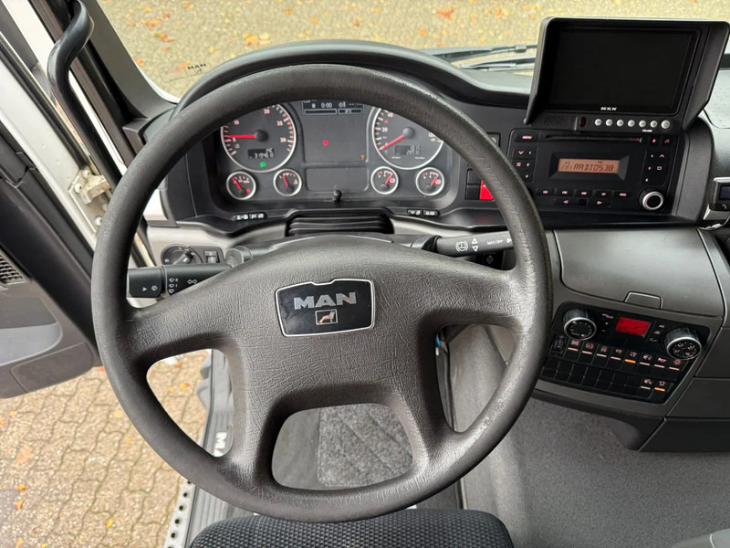 Camión caja cerrada MAN TGS 26.320 Koffer Stuuras AHK 2.500KG LBW 319.460KM! NL Truck: foto 12 Camión caja cerrada MAN TGS 26.320 Koffer Stuuras AHK 2.500KG LBW 319.460KM! NL Truck: foto 12
