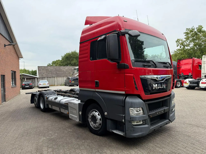 MAN TGX 26.400 6X2 Chassis cabine AHK Airco - Camión chasis: foto 2 MAN TGX 26.400 6X2 Chassis cabine AHK Airco - Camión chasis: foto 2