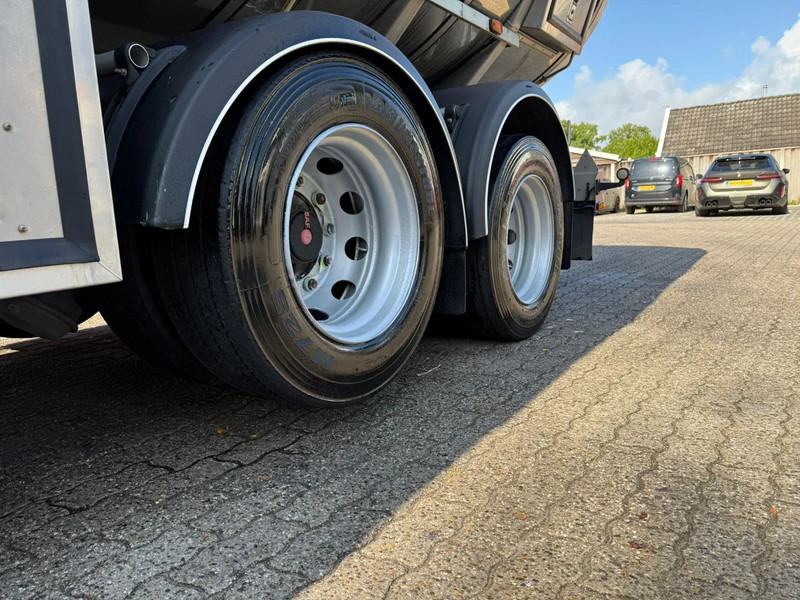 Magyar VM Tarm 19.000L RVS/INOX Melk/Milk/Milch Food 3 Rooms Liftas - Semirremolque cisterna: foto 5 Magyar VM Tarm 19.000L RVS/INOX Melk/Milk/Milch Food 3 Rooms Liftas - Semirremolque cisterna: foto 5