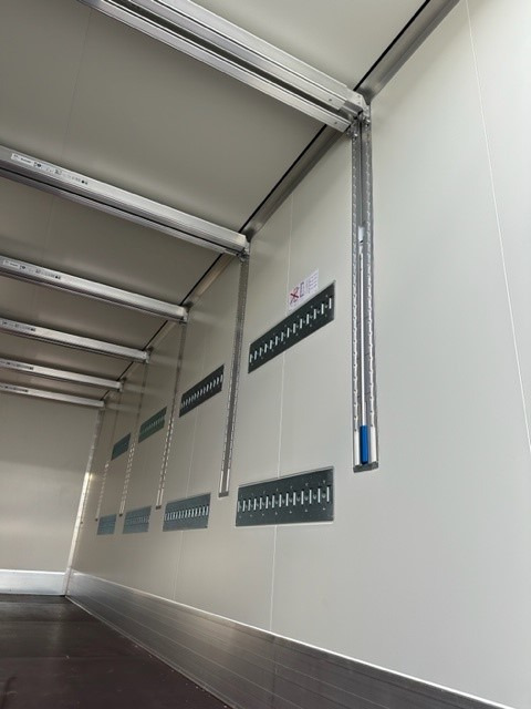 Krone BDF-System 7.450 mm, Portaltüren, FABRIKNEU - Caja cerrada: foto 4 Krone BDF-System 7.450 mm, Portaltüren, FABRIKNEU - Caja cerrada: foto 4