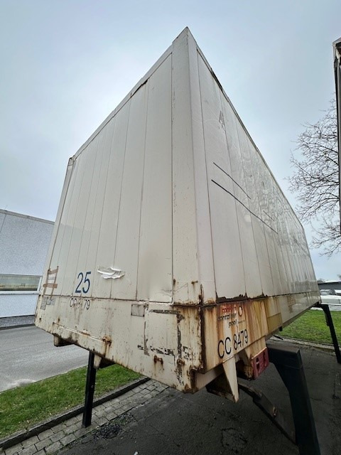 Krone BDF-System 7.45m, Heck Portaltüren, Doppelstock und Schlüssellochbleche - Caja cerrada: foto 1 Krone BDF-System 7.45m, Heck Portaltüren, Doppelstock und Schlüssellochbleche - Caja cerrada: foto 1