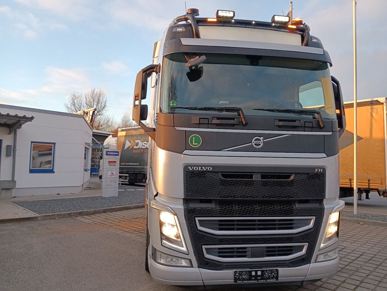 Volvo FH460 Globe FullSpoiler TV I-PARC 2xTank German - Cabeza tractora: foto 4 Volvo FH460 Globe FullSpoiler TV I-PARC 2xTank German - Cabeza tractora: foto 4