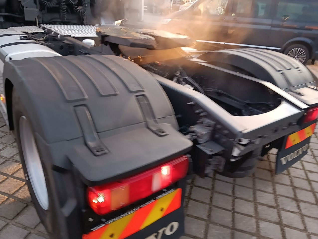 Cabeza tractora Volvo FH460 Globe FullSpoiler TV I-PARC 2xTank German: foto 36