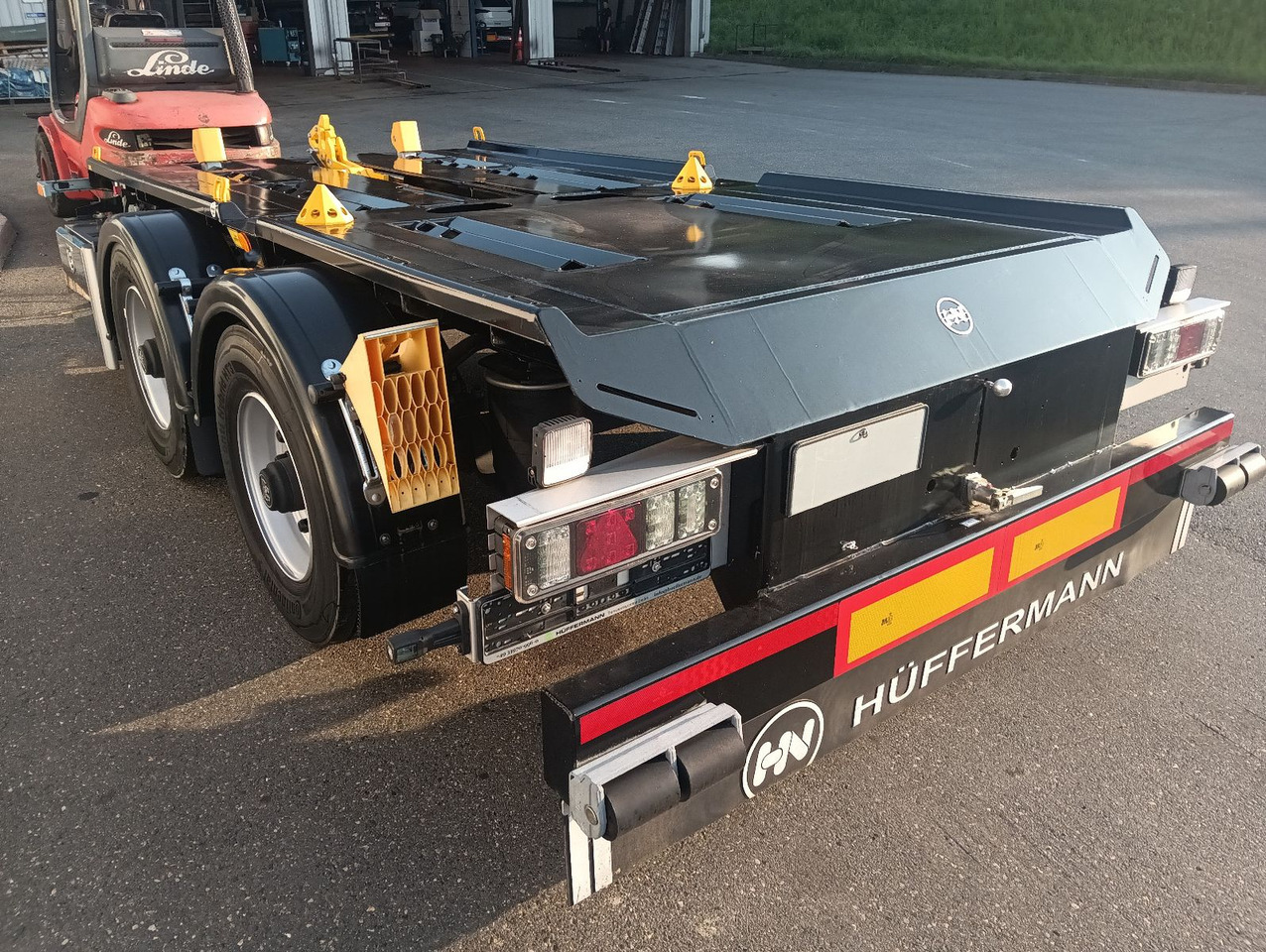 Hüffermann 2-ACHS-MINI-CARRIER MULTIFIX verzinkt NEU BPW Hüffermann 2-ACHS-MINI-CARRIER MULTIFIX verzinkt NEU BPW - Remolque multilift/ Portacontenedores de cadenas: foto 3 Hüffermann 2-ACHS-MINI-CARRIER MULTIFIX verzinkt NEU BPW Hüffermann 2-ACHS-MINI-CARRIER MULTIFIX verzinkt NEU BPW - Remolque multilift/ Portacontenedores de cadenas: foto 3