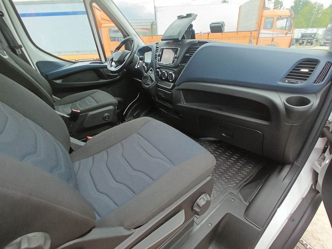 Furgón Iveco Daily Kasten HKa 35S21 V WB3520 AHK, Standheizun: foto 12