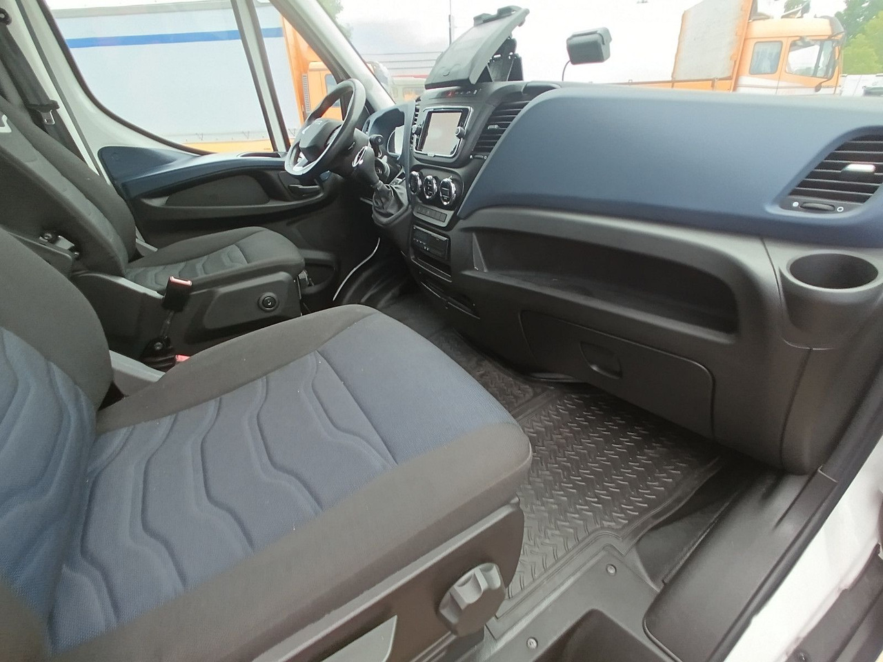 Furgón Iveco Daily Kasten HKa 35S21 V WB3520 AHK, Standheizun: foto 13