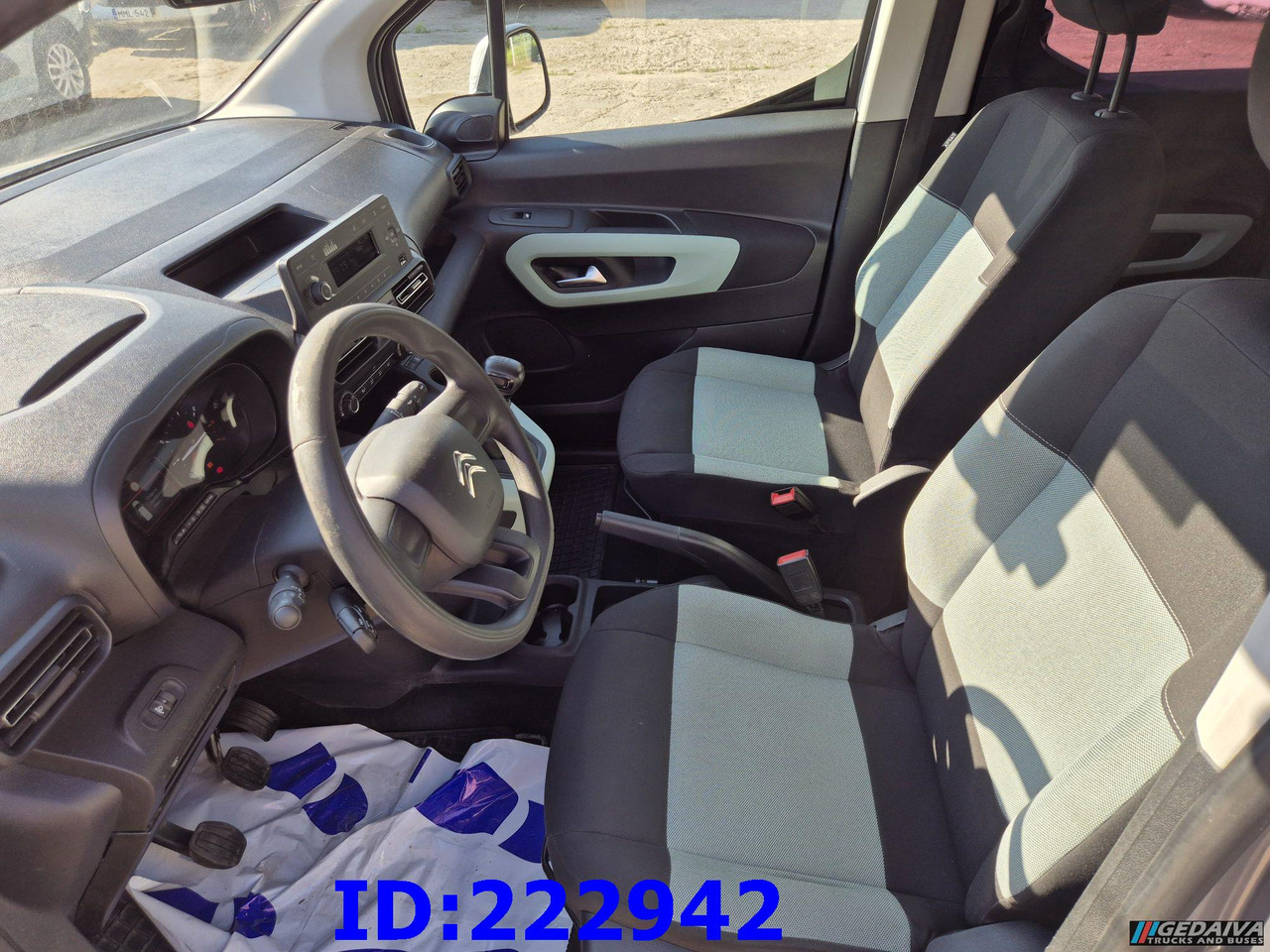 Coche CITROEN Berlingo: foto 13