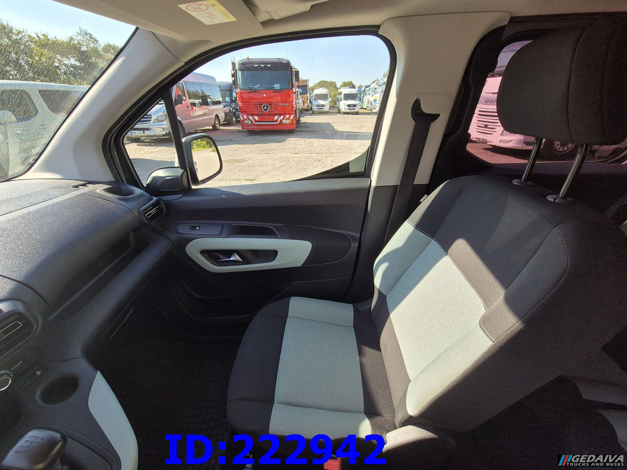 Coche CITROEN Berlingo: foto 20