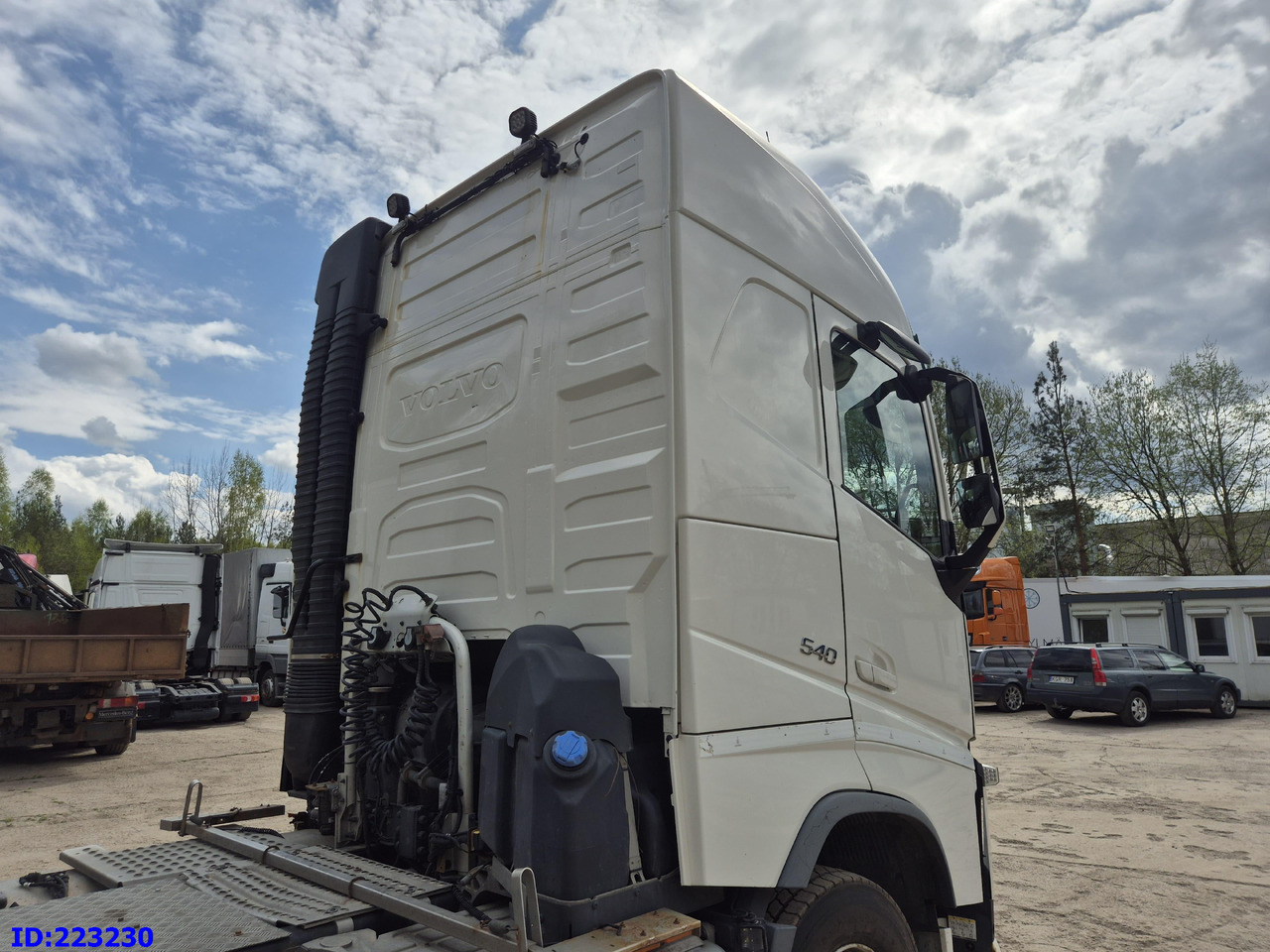 VOLVO FH13 540HP 6x2 (10 tyre) - Cabeza tractora: foto 5 VOLVO FH13 540HP 6x2 (10 tyre) - Cabeza tractora: foto 5