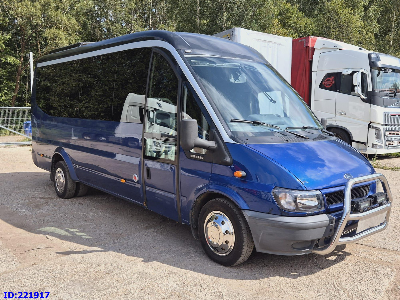 FORD Sunset VIP 17-seats - Autocar: foto 4 FORD Sunset VIP 17-seats - Autocar: foto 4