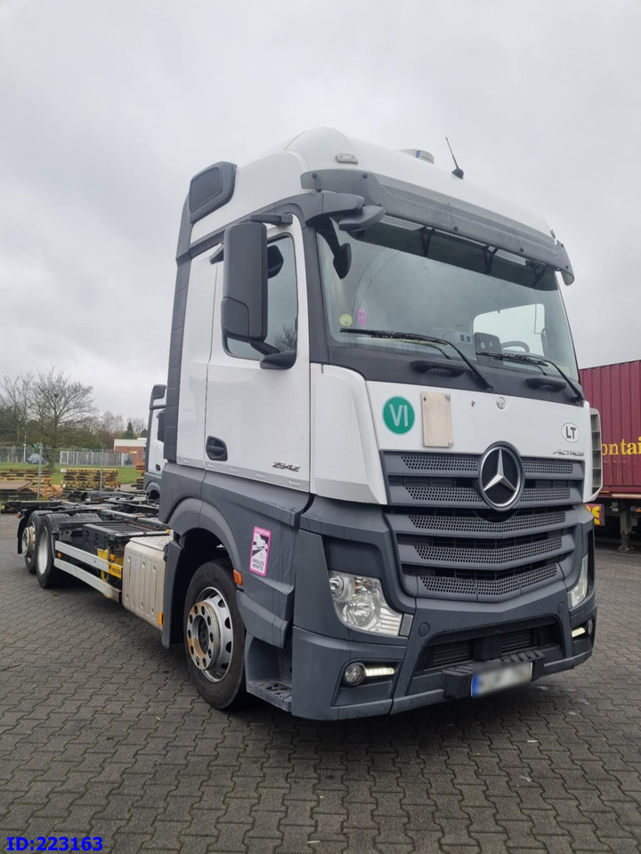 MERCEDES-BENZ Actros 2542 BDF 6x2 Euro6 - Camión chasis: foto 1 MERCEDES-BENZ Actros 2542 BDF 6x2 Euro6 - Camión chasis: foto 1