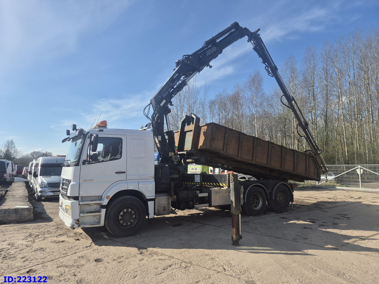 MERCEDES-BENZ Axor 2533 6x2 + Atlas 332.3E Crane - Camión volquete: foto 1 MERCEDES-BENZ Axor 2533 6x2 + Atlas 332.3E Crane - Camión volquete: foto 1