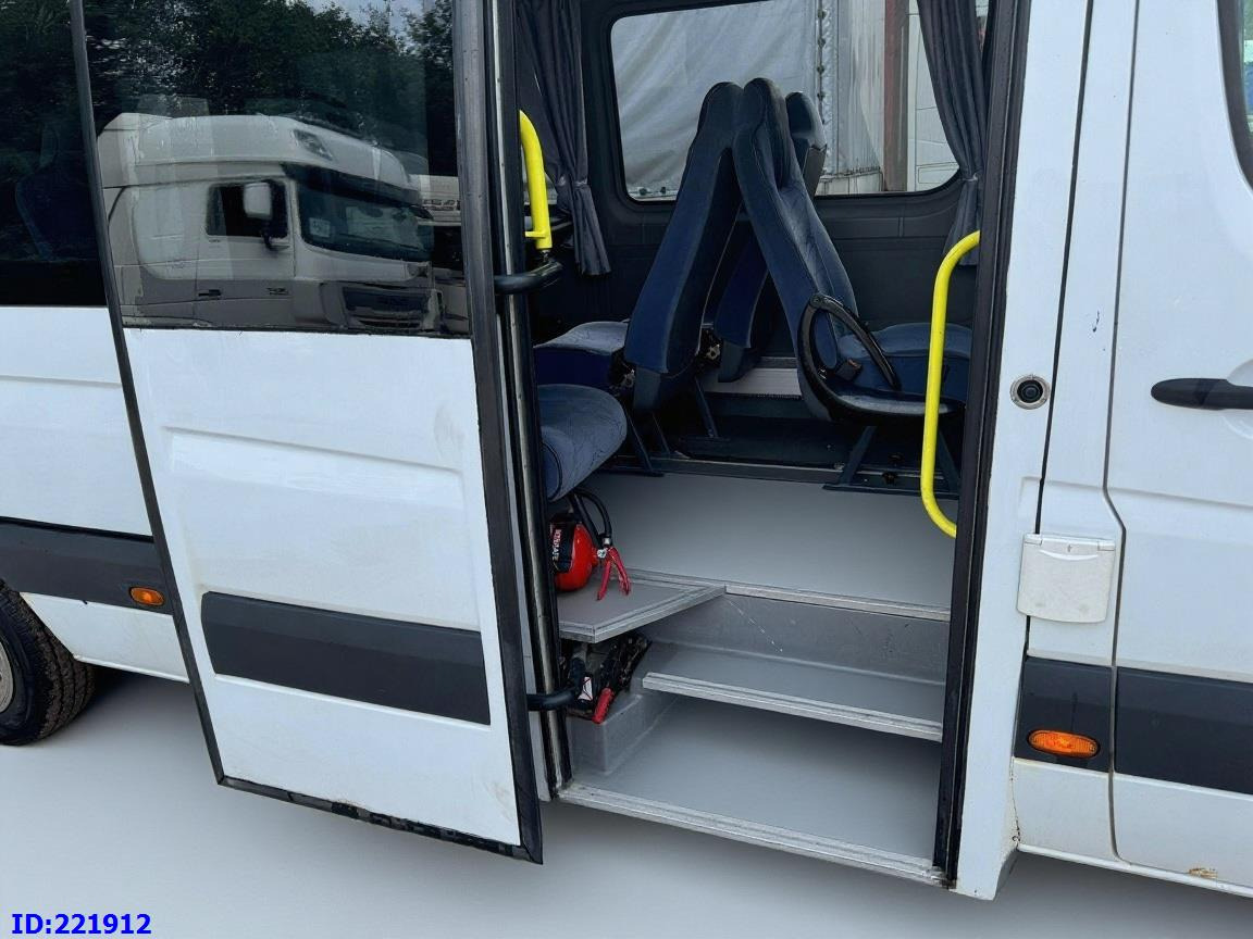 MERCEDES-BENZ Sprinter 518 VIP 17-Place - Minibús, Furgoneta de pasajeros: foto 5 MERCEDES-BENZ Sprinter 518 VIP 17-Place - Minibús, Furgoneta de pasajeros: foto 5