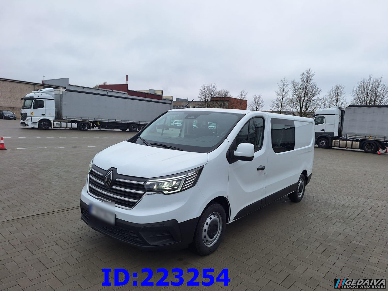 RENAULT Trafic NEW 2025 - Furgoneta combi: foto 1 RENAULT Trafic NEW 2025 - Furgoneta combi: foto 1