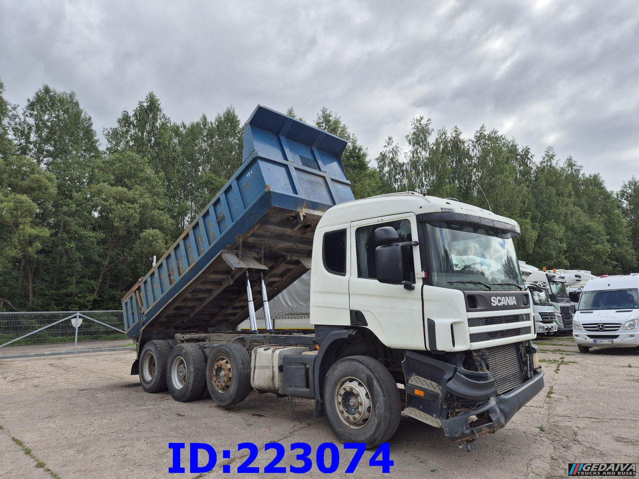 SCANIA 124 8x2 - Manual - Full steel - Camión volquete: foto 4 SCANIA 124 8x2 - Manual - Full steel - Camión volquete: foto 4