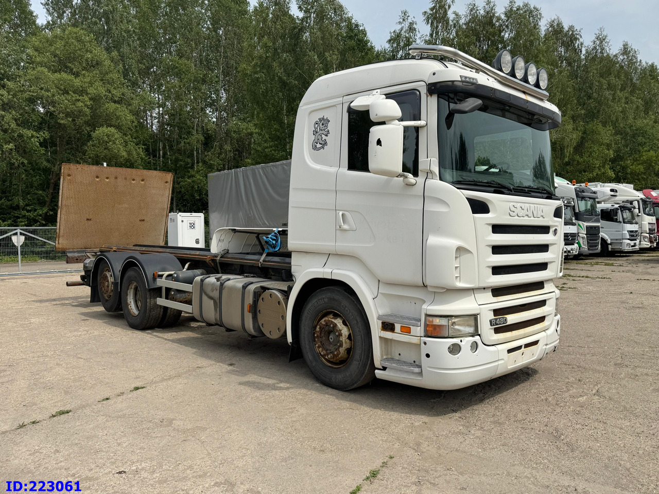 SCANIA R480 6X2 3 Pedals - Camión chasis: foto 4 SCANIA R480 6X2 3 Pedals - Camión chasis: foto 4