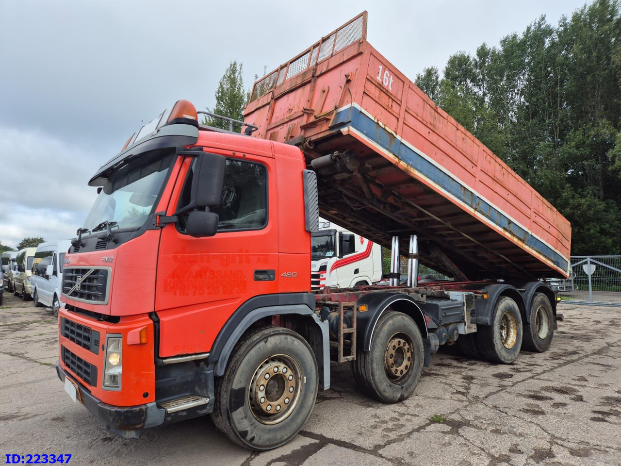 VOLVO FM12 420HP 8X4 Manual - Camión volquete: foto 1 VOLVO FM12 420HP 8X4 Manual - Camión volquete: foto 1