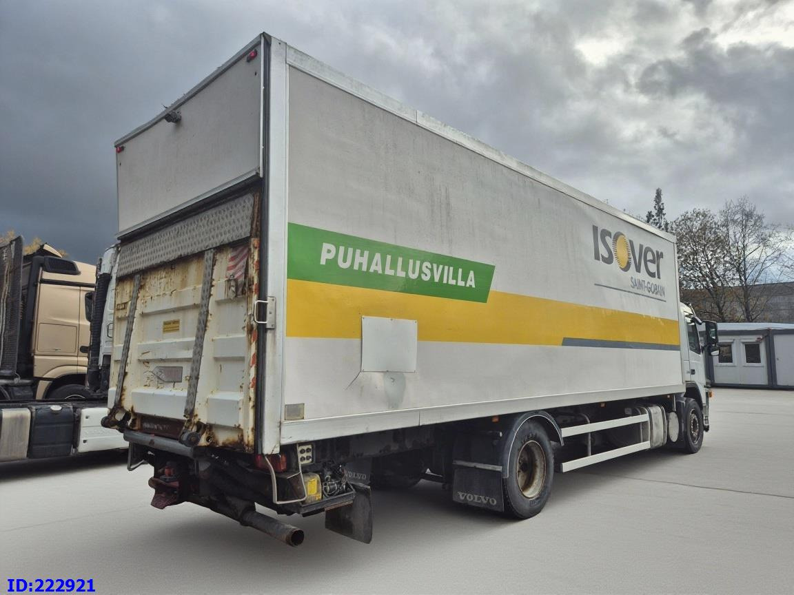 VOLVO FM9 260HP - Camión caja cerrada: foto 5 VOLVO FM9 260HP - Camión caja cerrada: foto 5