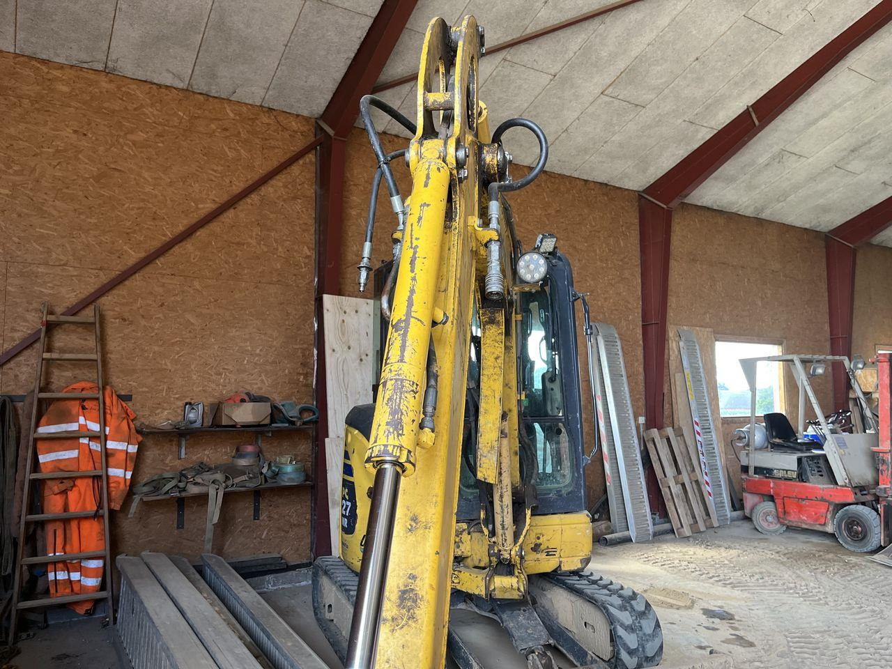 Komatsu PC27MR-2 - Miniexcavadora: foto 4 Komatsu PC27MR-2 - Miniexcavadora: foto 4