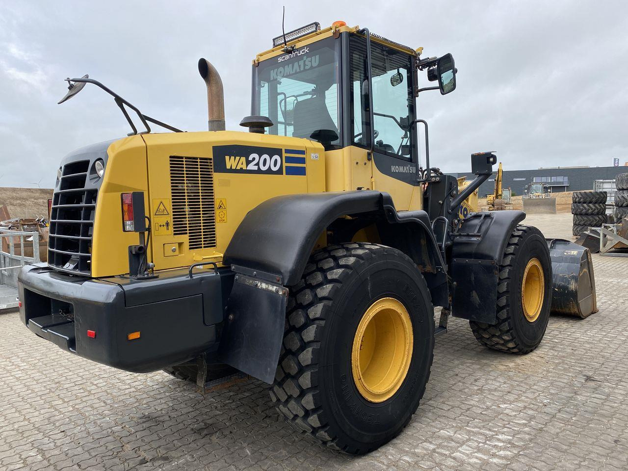 Komatsu WA200-7 - Cargadora de ruedas: foto 4 Komatsu WA200-7 - Cargadora de ruedas: foto 4