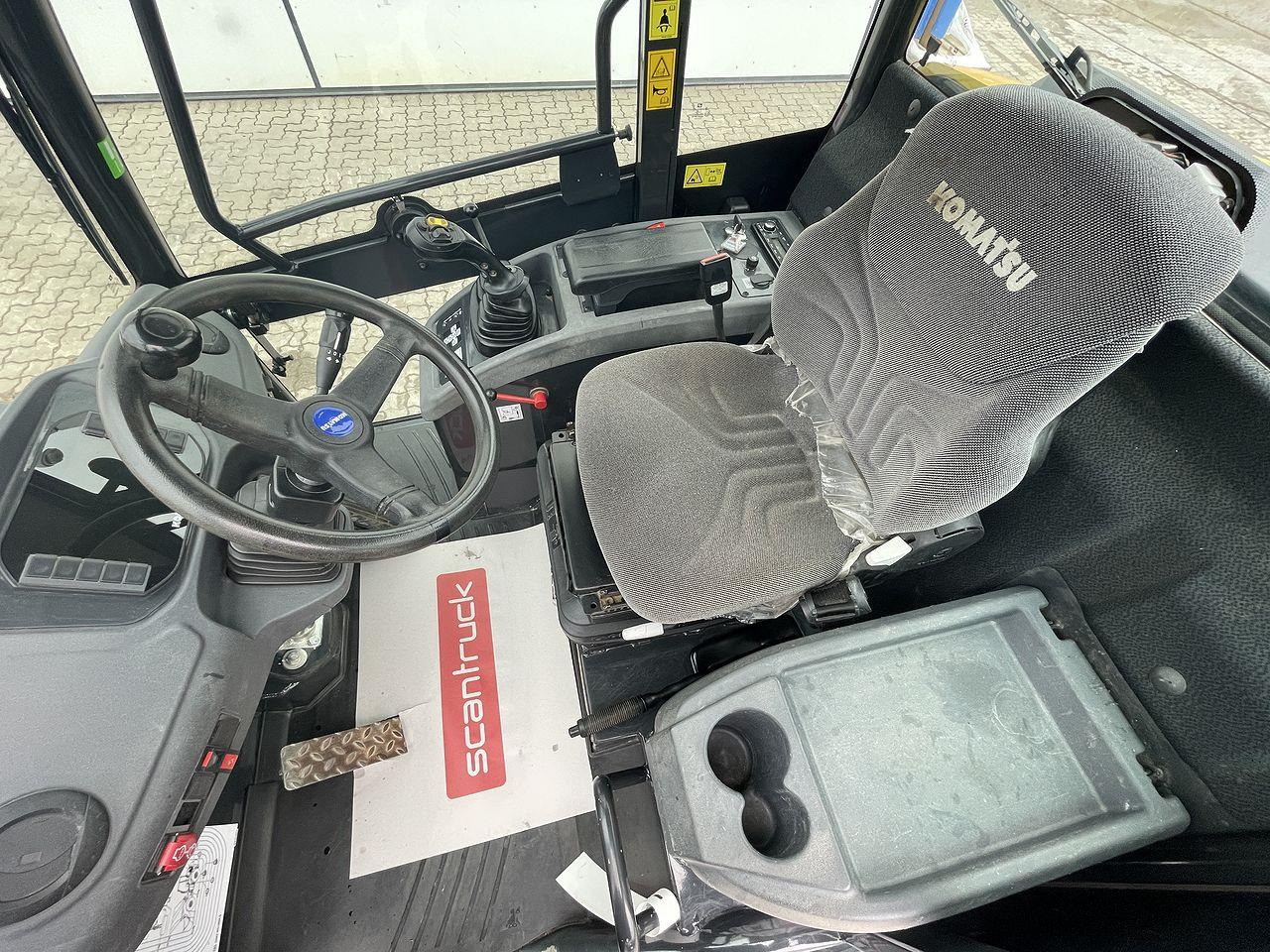 Komatsu WA70M-8EO - Cargadora articulada: foto 3 Komatsu WA70M-8EO - Cargadora articulada: foto 3