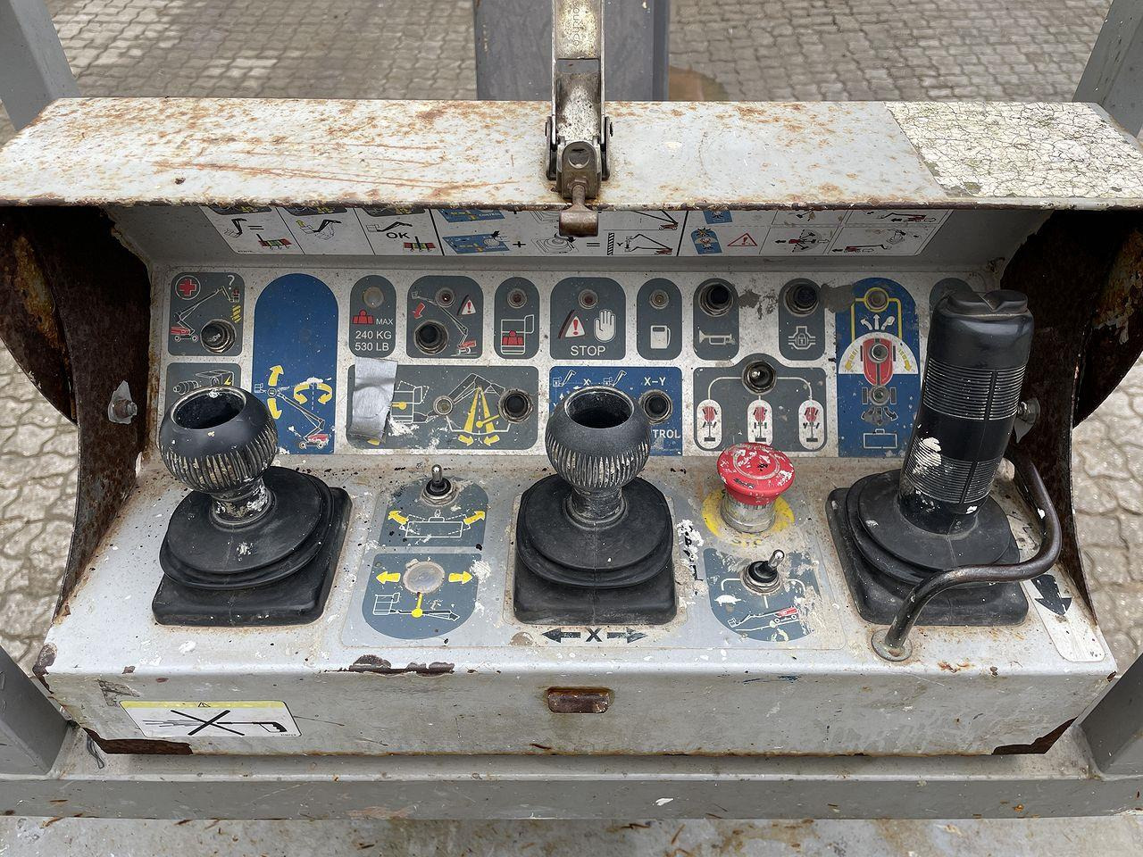 Manitou 260TJ - Plataforma telescopica: foto 3 Manitou 260TJ - Plataforma telescopica: foto 3