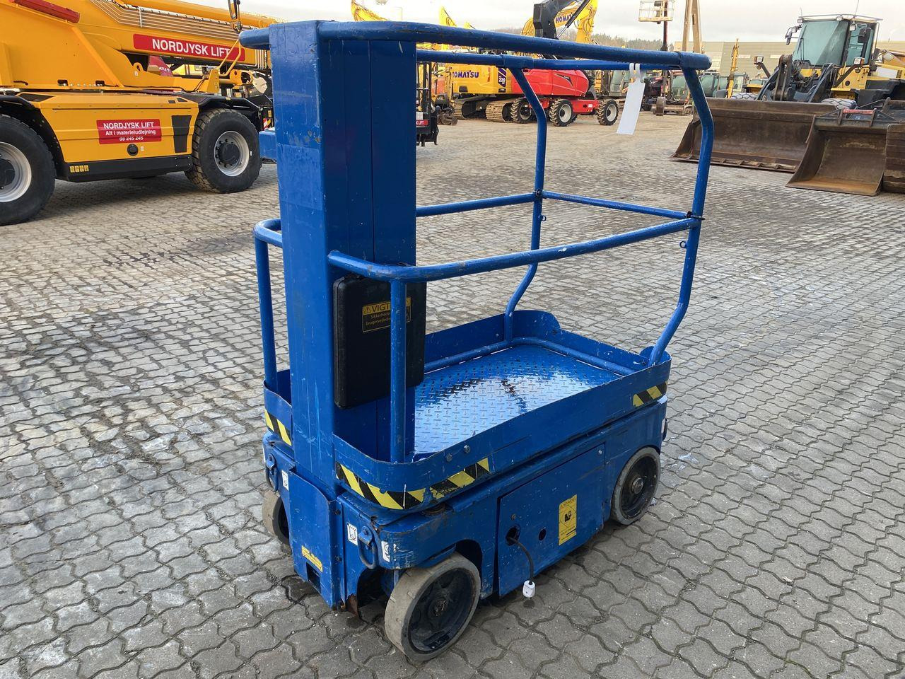 Snorkel TM12 - Plataforma de mástil vertical: foto 4 Snorkel TM12 - Plataforma de mástil vertical: foto 4