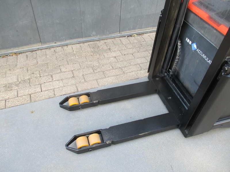 Apilador BT SWE 100: foto 7 Apilador BT SWE 100: foto 7