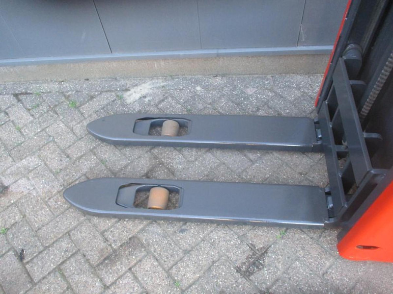Linde L 10 - Apilador: foto 4 Linde L 10 - Apilador: foto 4
