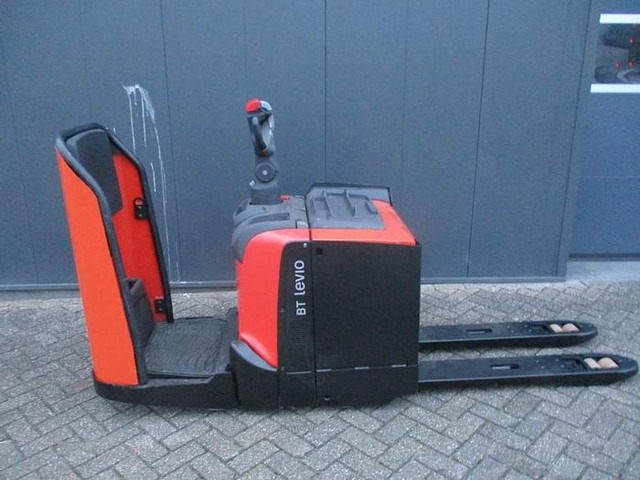 Transpaleta Toyota LPE 250: foto 8