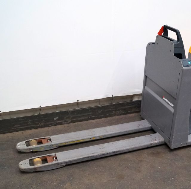 Jungheinrich ECE225 - Recoge pedidos: foto 3 Jungheinrich ECE225 - Recoge pedidos: foto 3