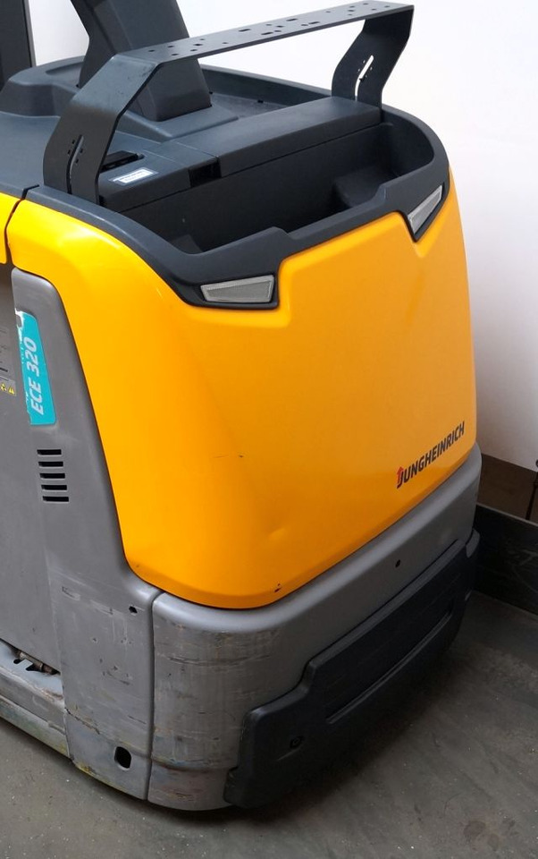 Jungheinrich ECE320 - Recoge pedidos: foto 4 Jungheinrich ECE320 - Recoge pedidos: foto 4