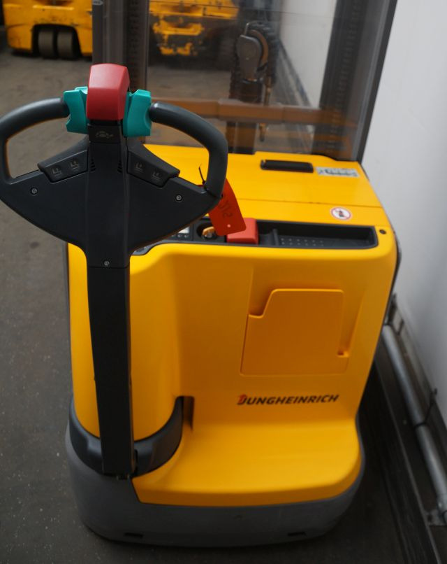 Jungheinrich EJC112z - Apilador: foto 3 Jungheinrich EJC112z - Apilador: foto 3