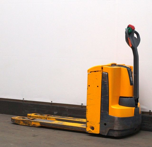 Jungheinrich EJE116 - Transpaleta: foto 2 Jungheinrich EJE116 - Transpaleta: foto 2