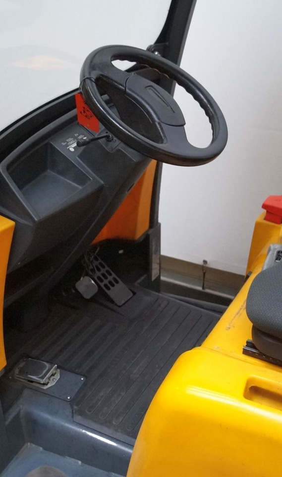 Jungheinrich EZS570 - Remolcadora: foto 4 Jungheinrich EZS570 - Remolcadora: foto 4