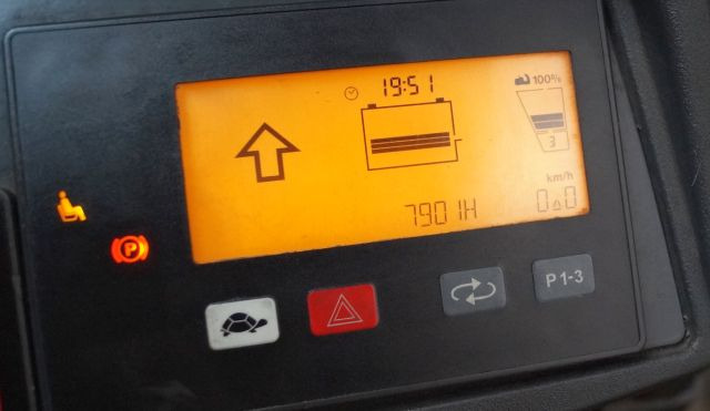 Jungheinrich EZS570 - Remolcadora: foto 5 Jungheinrich EZS570 - Remolcadora: foto 5