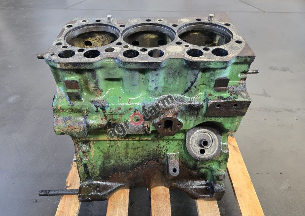 Blok silnika John Deere 1950 1850 1750 1550 1350 - Motor para Camión: foto 1 Blok silnika John Deere 1950 1850 1750 1550 1350 - Motor para Camión: foto 1