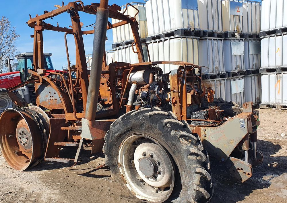 Claas Ares Renault 556 wał blok silnik głowica most zwolnica skrzynia - Caja de cambios para Maquinaria agrícola: foto 1 Claas Ares Renault 556 wał blok silnik głowica most zwolnica skrzynia - Caja de cambios para Maquinaria agrícola: foto 1