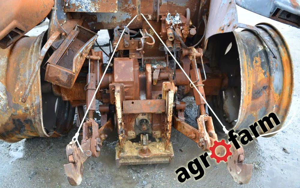 McCormick MC 115 110 skrzynia most silnik piasta zwolnica obudowa - Caja de cambios para Maquinaria agrícola: foto 4 McCormick MC 115 110 skrzynia most silnik piasta zwolnica obudowa - Caja de cambios para Maquinaria agrícola: foto 4